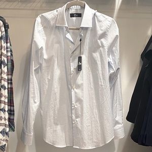 NWT Oran Boutique Men’s Button down shirt. White and blue pattern